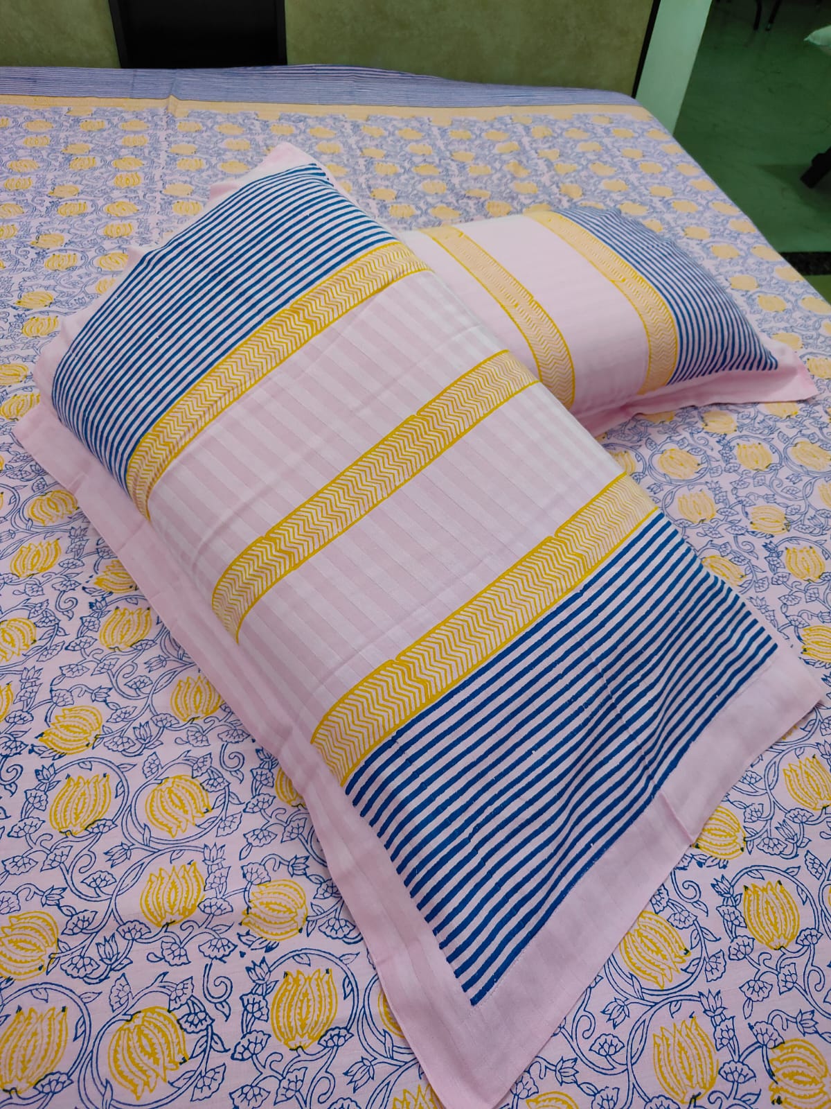 PINK BED COVER