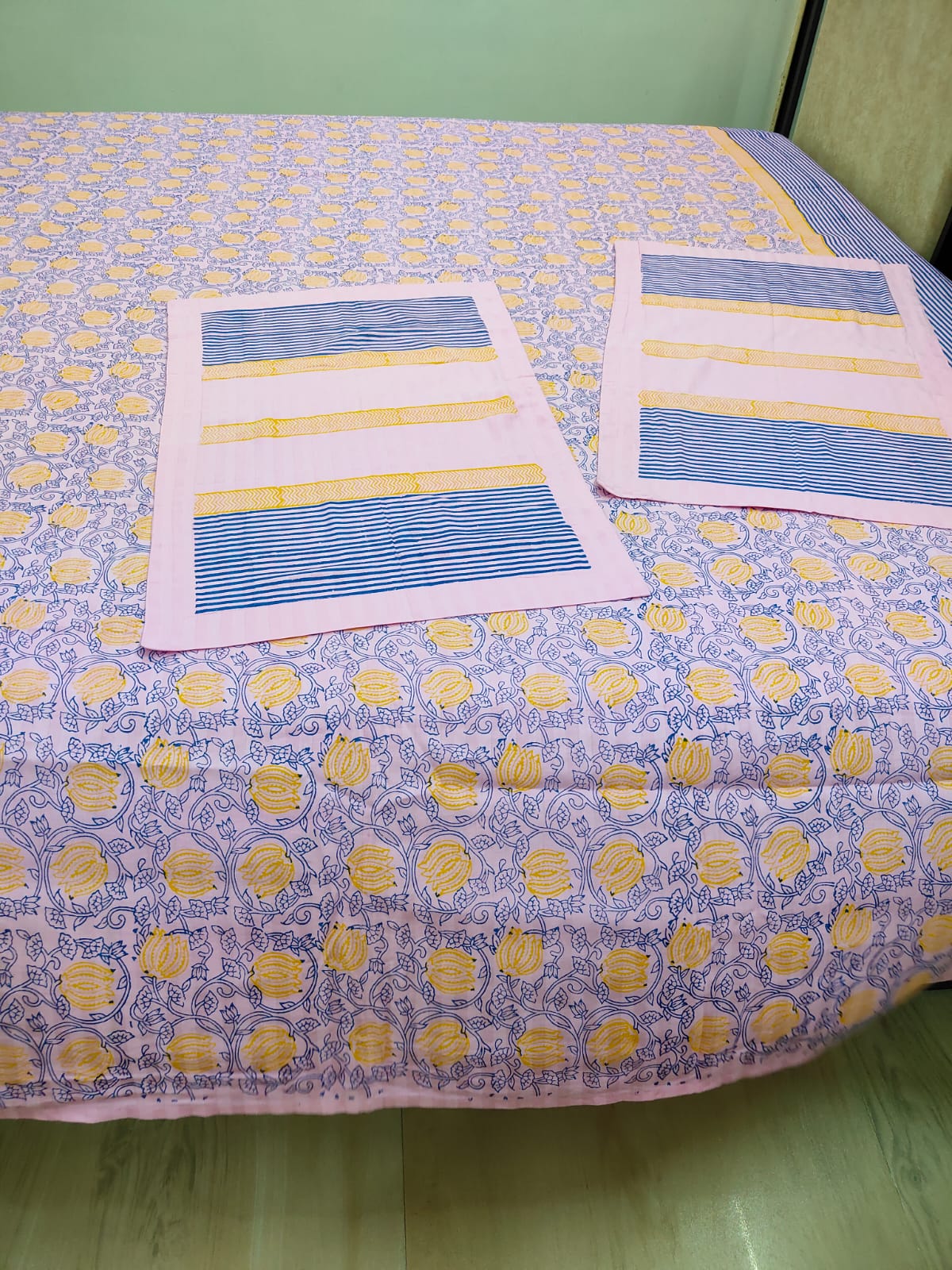 PINK BED COVER