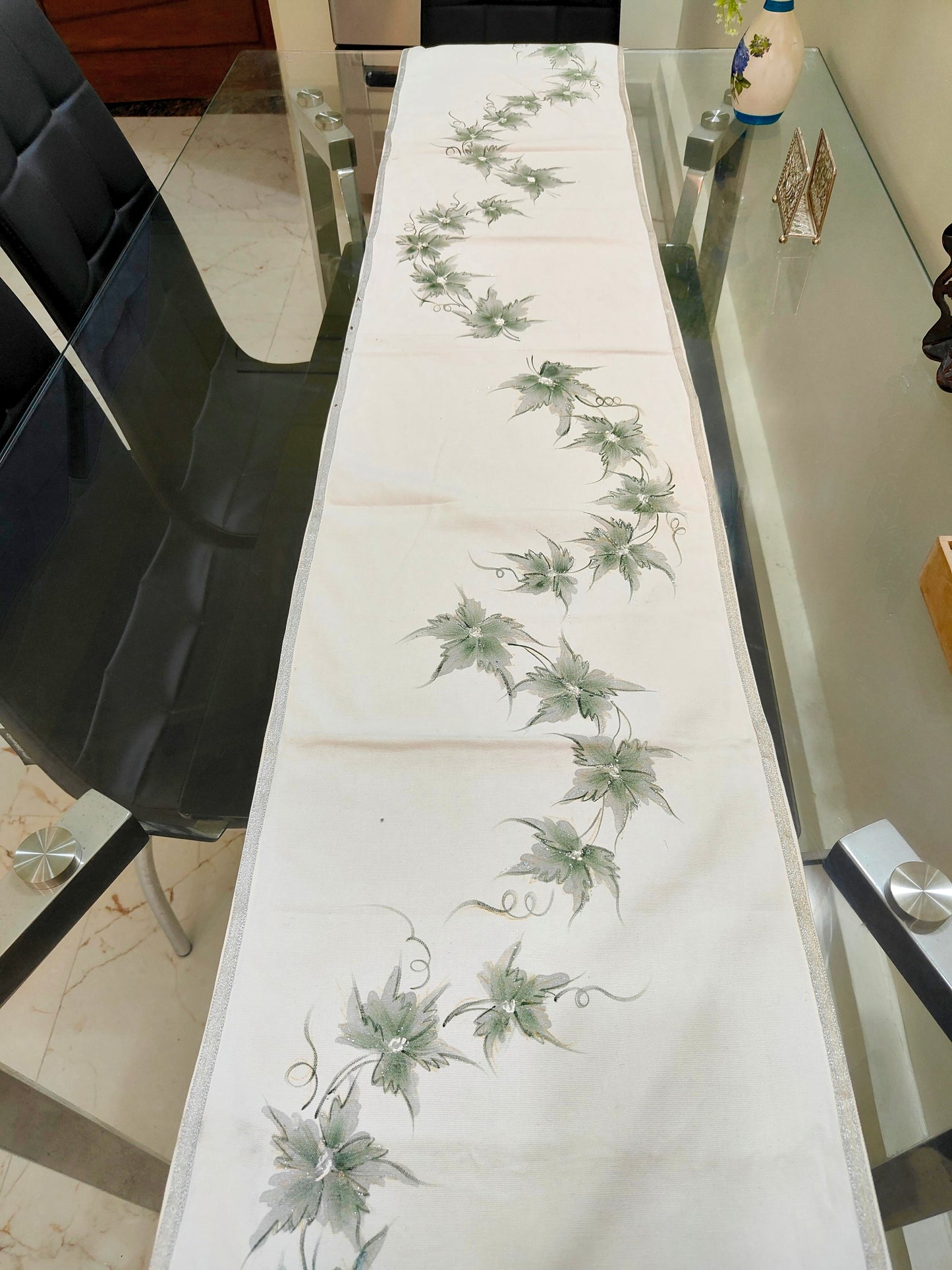 TABLE RUNNER