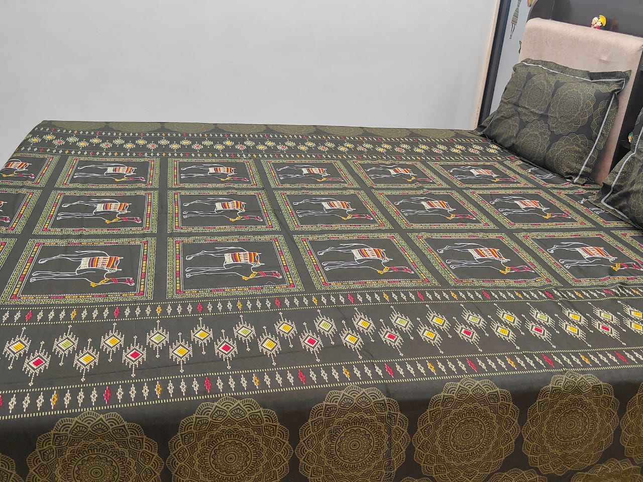 PRINTED BEDSHEET OLIVE GREEN