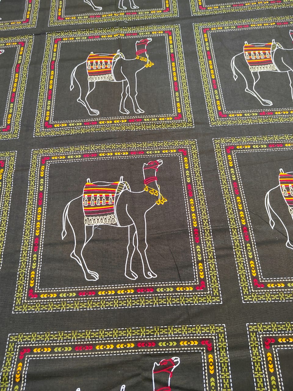 PRINTED BEDSHEET OLIVE GREEN