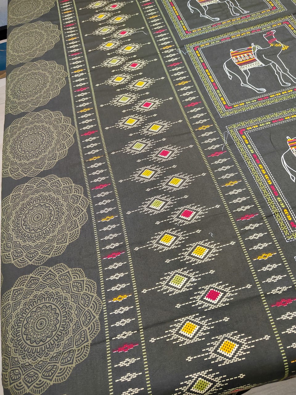 PRINTED BEDSHEET OLIVE GREEN