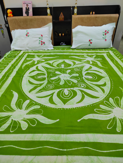 BED COVER KING SIZE ( GREEN BATIQUE)