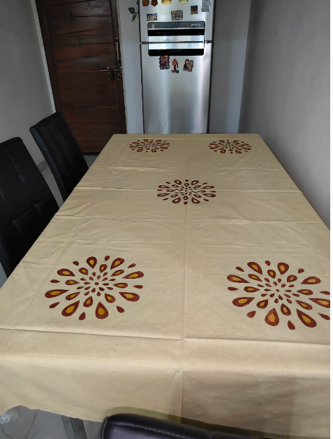 DINING TABLE COVER( PALE YELLOW -6 SEATER)