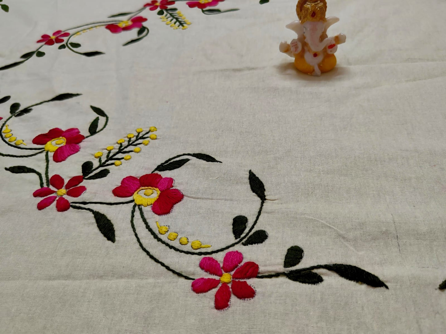 CENTRE TABLE COVER