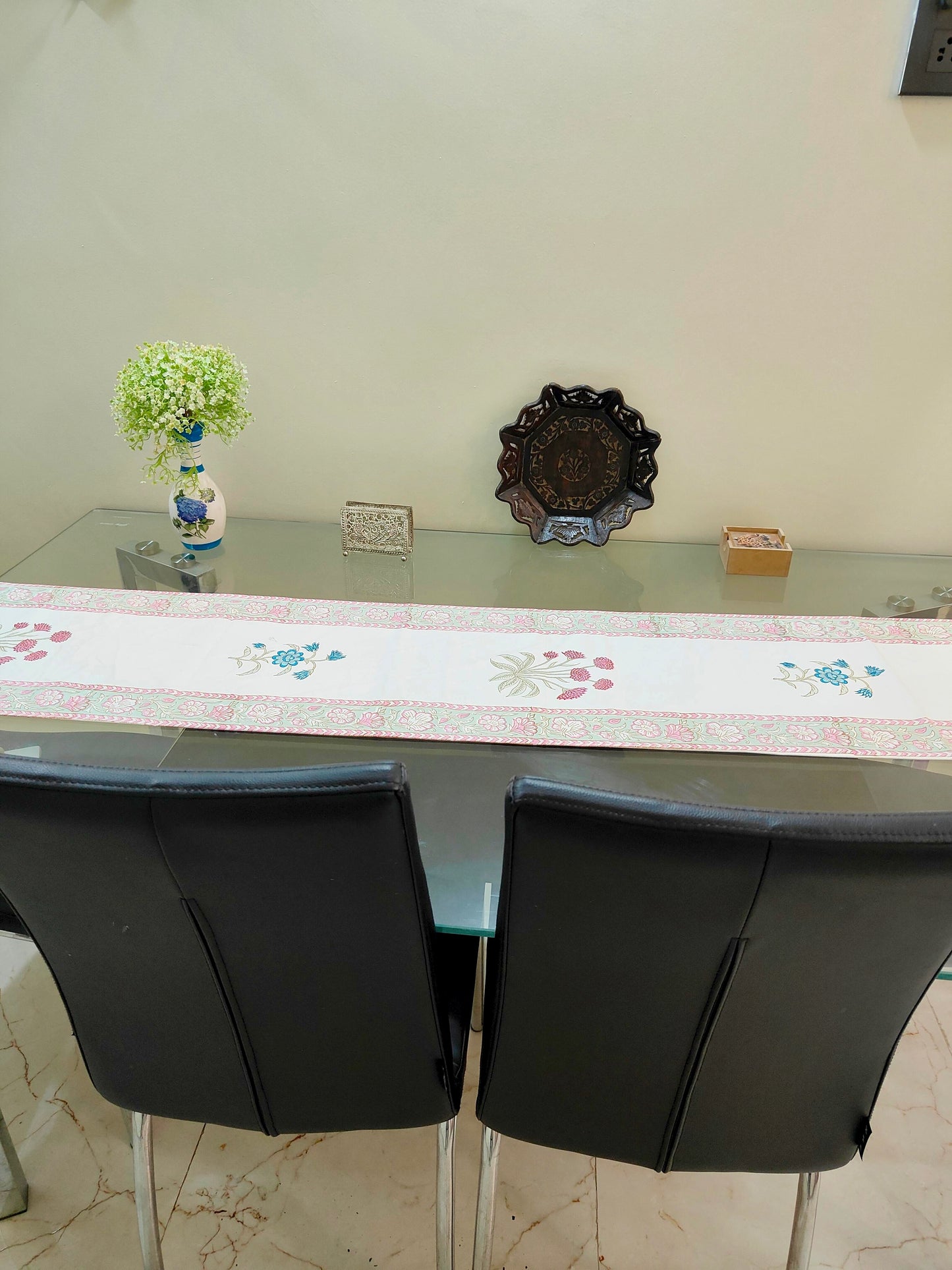 TABLE RUNNER