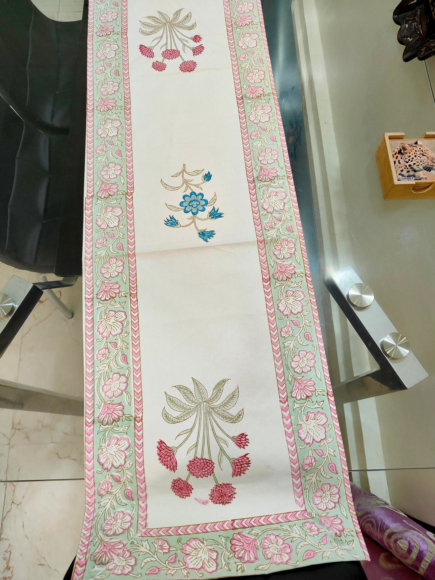 TABLE RUNNER